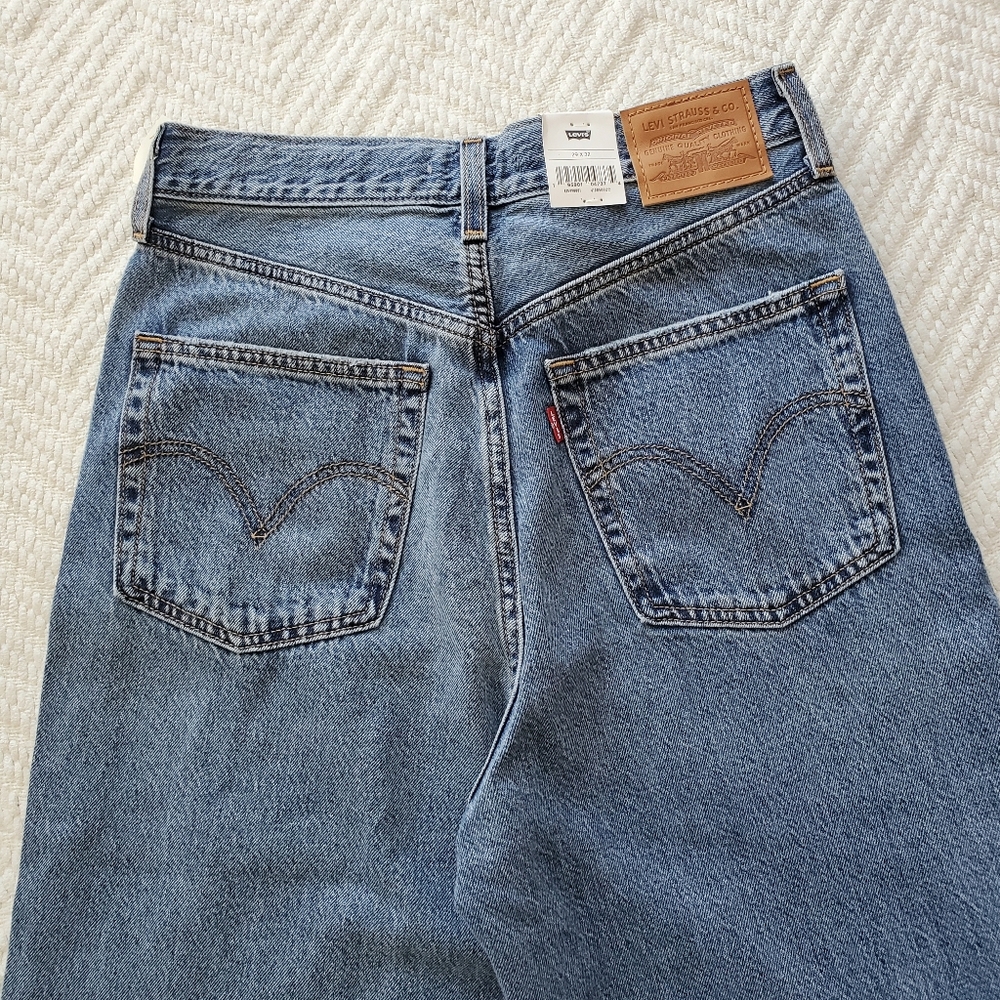 Levis High Loose Flare Jeans NWT - Picture 5 of 16